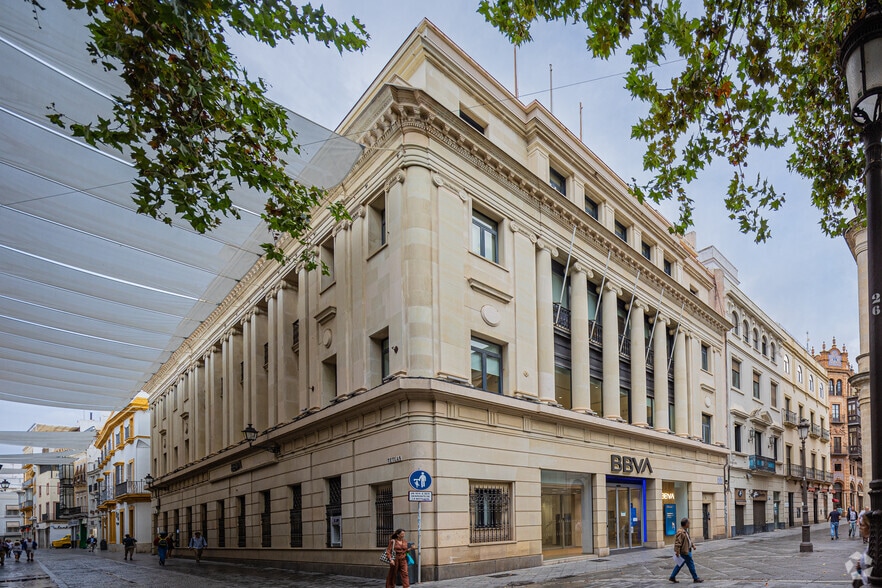 Calle Granada, 1, Seville, Sevilla to rent - Primary Photo - Image 1 of 3
