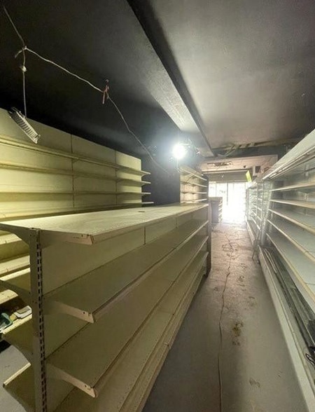 88 Willesden Ln, London to rent - Interior Photo - Image 3 of 4