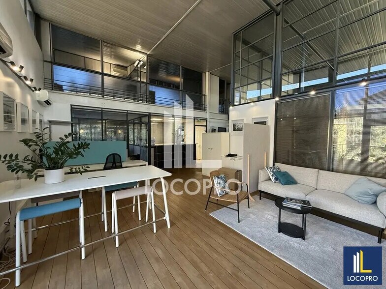 Office in Valbonne to rent - Building Photo - Image 2 of 11