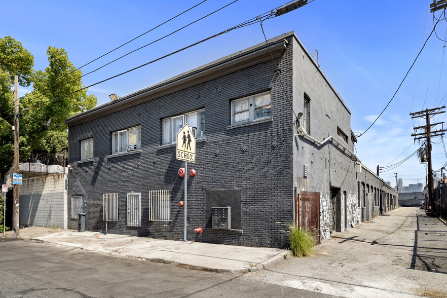 119 W 36th Pl, Los Angeles, CA for sale - Building Photo - Image 2 of 13