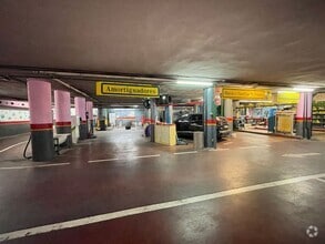 Retail in Madrid, Madrid to rent Interior Photo- Image 1 of 9