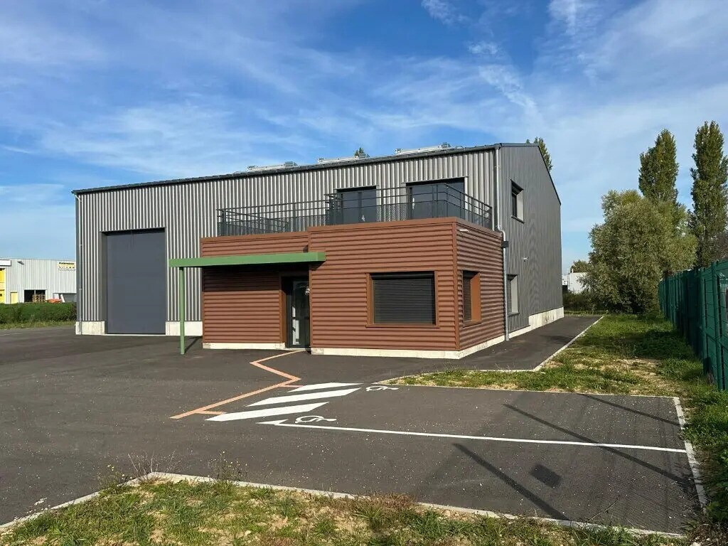 Vente Local d'activités 370 m² - Photo 1