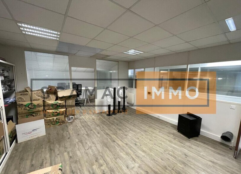 Industrial in Neuilly-Plaisance to rent - Building Photo - Image 3 of 9