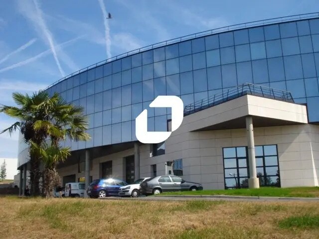 Office in Bry-sur-Marne to rent Building Photo- Image 1 of 16