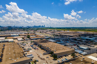 601-611 W Mockingbird Ln, Dallas, TX - aerial  map view