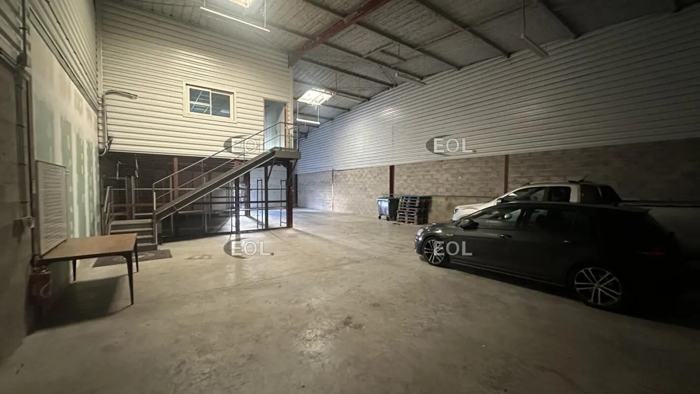 Industrial in Brie-Comte-Robert for sale Interior Photo- Image 1 of 4