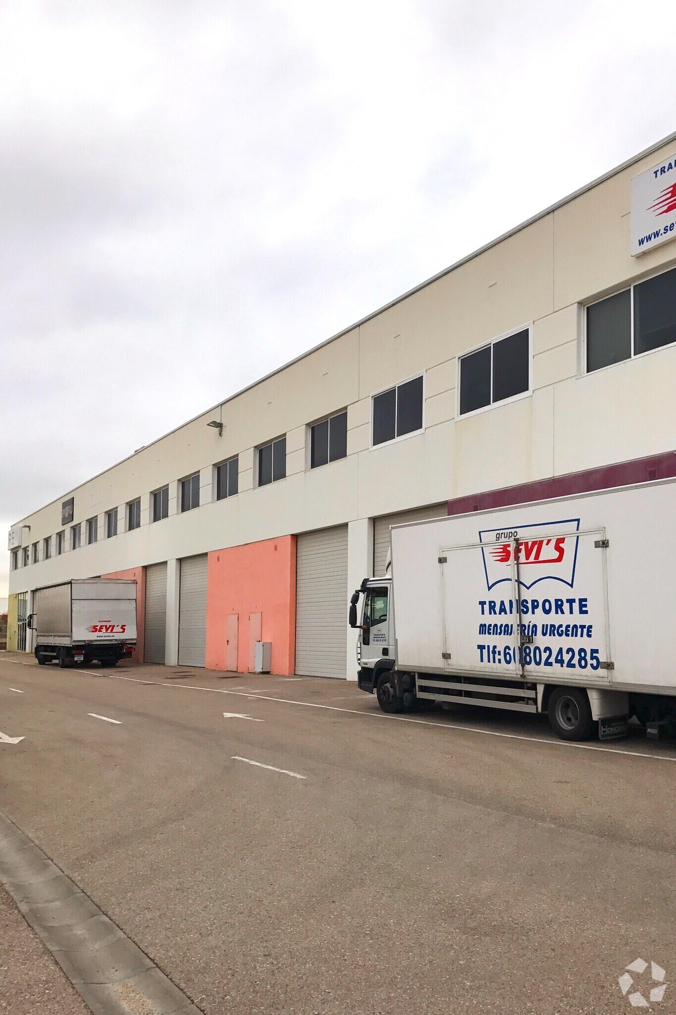 Industrial in San Fernando de Henares, Madrid for sale Building Photo- Image 1 of 3