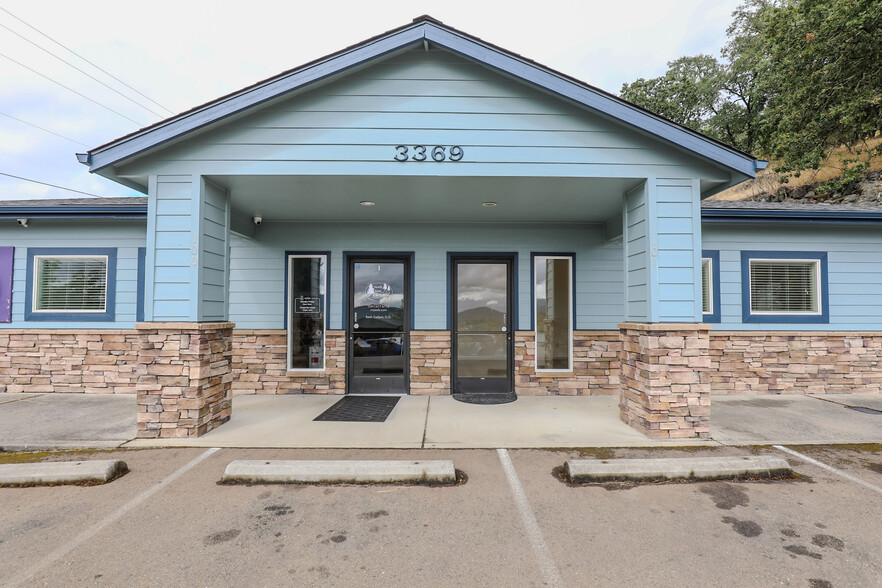 3369 NE Stephens St, Roseburg, OR for sale - Building Photo - Image 1 of 1