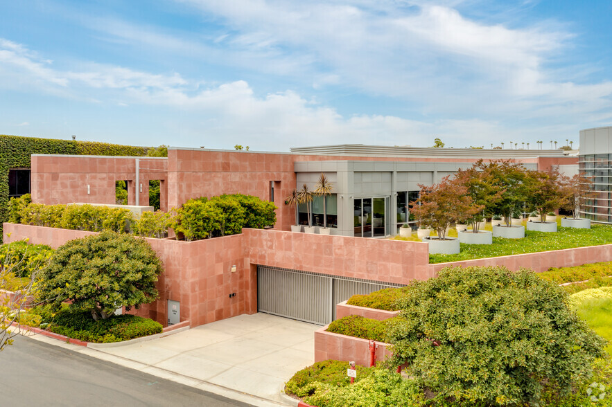 20 Corporate Plaza Dr, Newport Beach, CA for rent - Building Photo - Image 3 of 4