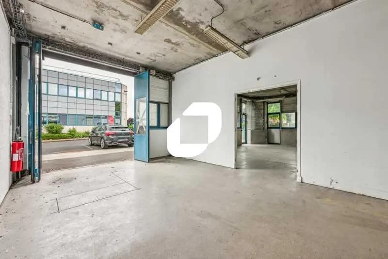 32 Avenue Des Pépiniéres, Fresnes to rent Building Photo- Image 1 of 13