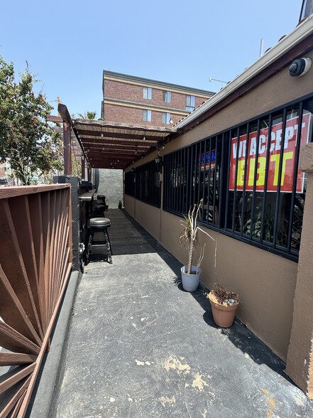 3330 S Central Ave, Los Angeles, CA for rent - Building Photo - Image 2 of 14