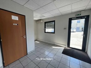 Office in Vénissieux to rent Interior Photo- Image 2 of 4