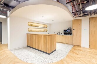 103-105 Bunhill Row, London to rent Interior Photo- Image 2 of 4
