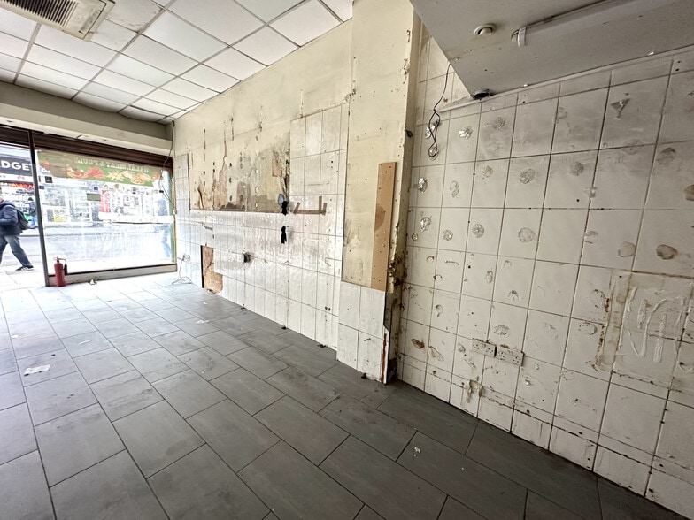 172-176 Kilburn High Rd, London to rent - Building Photo - Image 3 of 6