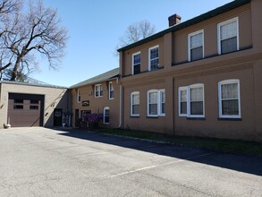 85 N Whitney St, Amherst, MA for rent Building Photo- Image 1 of 1