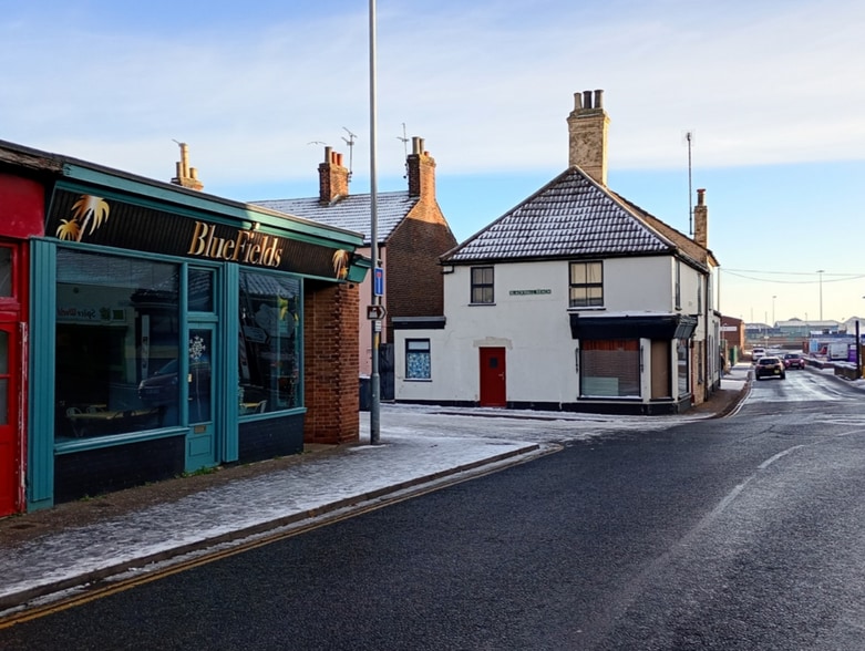 12 Baker St, Great Yarmouth to rent - Building Photo - Image 3 of 4