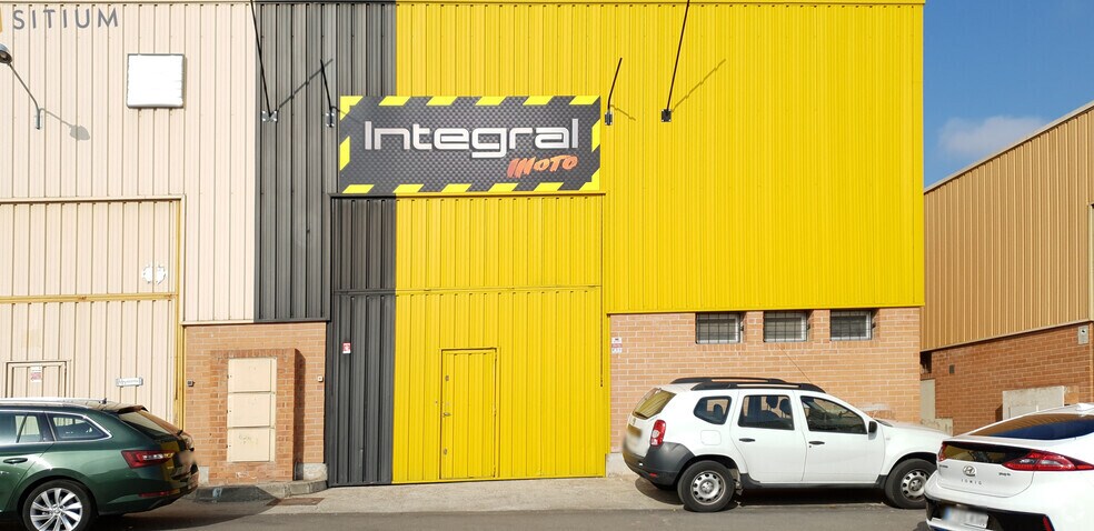 Calle Herrerías, 24, Tres Cantos, Madrid to rent - Building Photo - Image 2 of 11