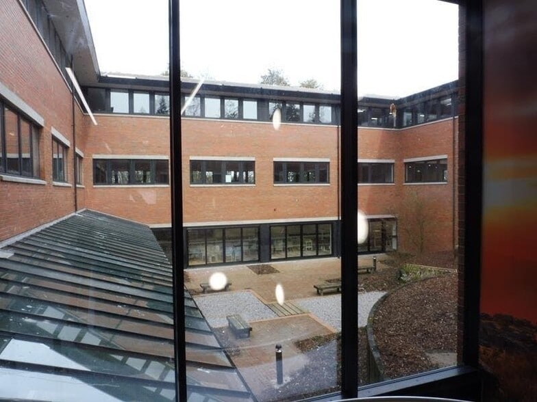 Tailyour Rd, Plymouth to rent - Building Photo - Image 2 of 13