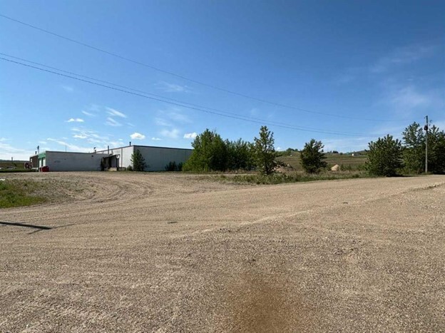 9120 90 St, Peace River, AB for rent - Building Photo - Image 3 of 4