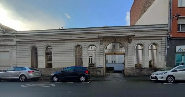 Vente Bureaux 255 m² à 1 577 m²