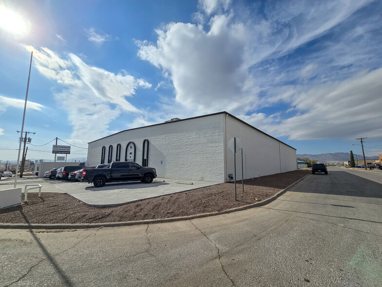 1041 Eastside Rd, El Paso, TX for sale - Building Photo - Image 1 of 44