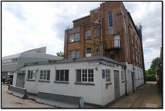 London Road Industrial Estate, Baldock to rent Building Photo- Image 2 of 14