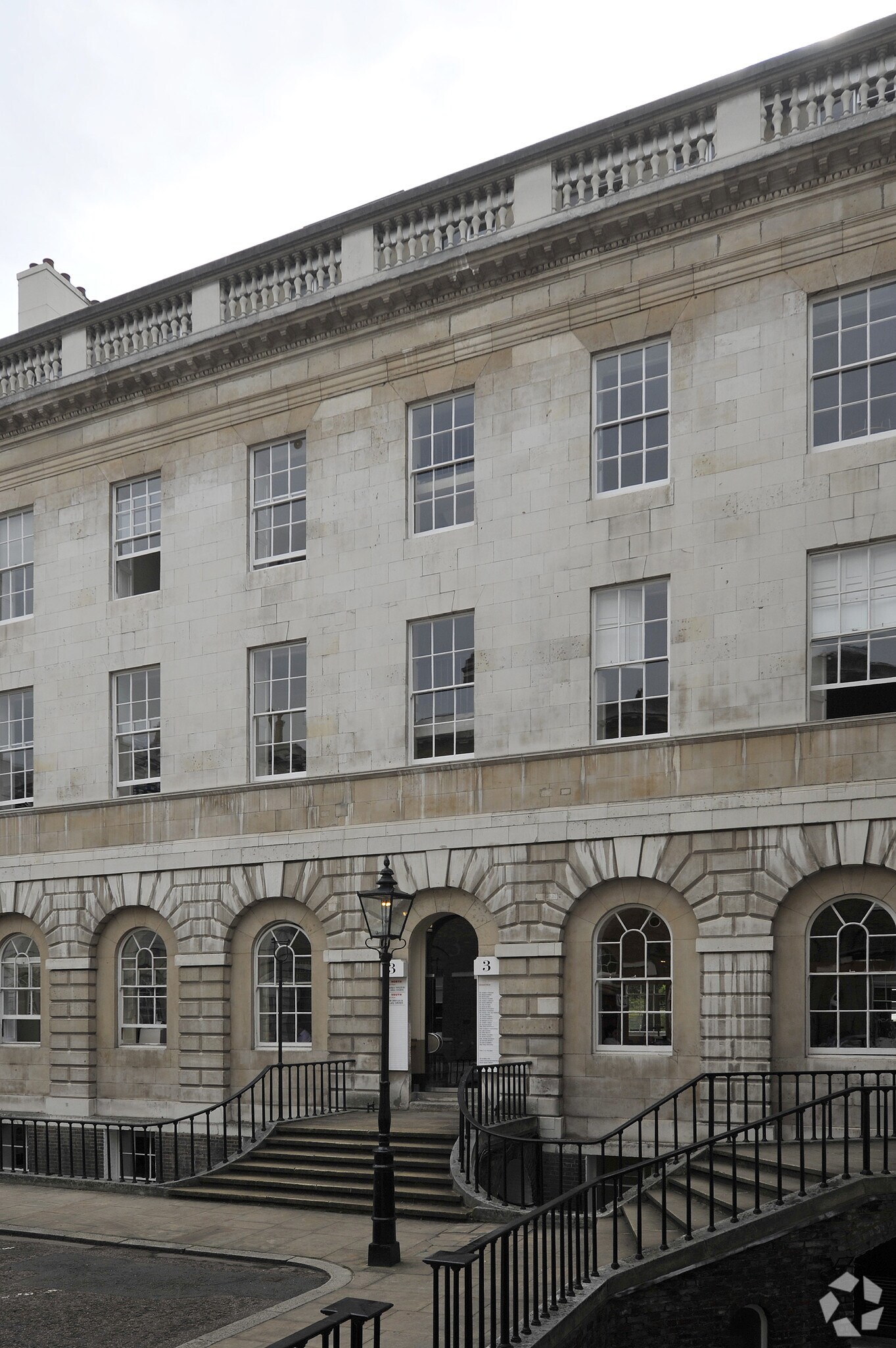 3 Stone, London to rent Primary Photo- Image 1 of 6