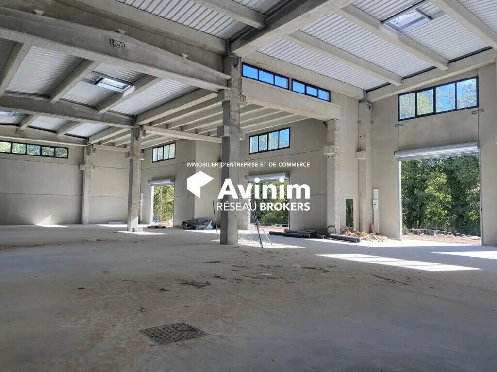 Location Local d'activités 485 m² - Photo 1