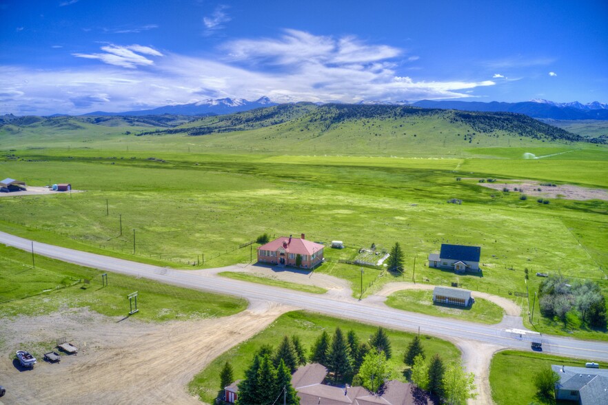 6532 US 287 hwy, Norris, MT for sale - Primary Photo - Image 1 of 16