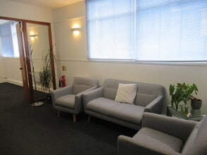 20-22 Worple Rd, London to rent Interior Photo- Image 2 of 3