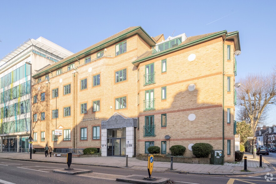 598-608 Chiswick High Rd, London to rent - Building Photo - Image 3 of 4