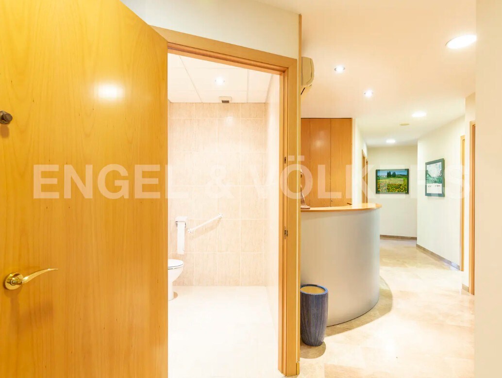 Manresa, BAR 08241 - Unit 1 - - Interior Photo - Image 2 of 7