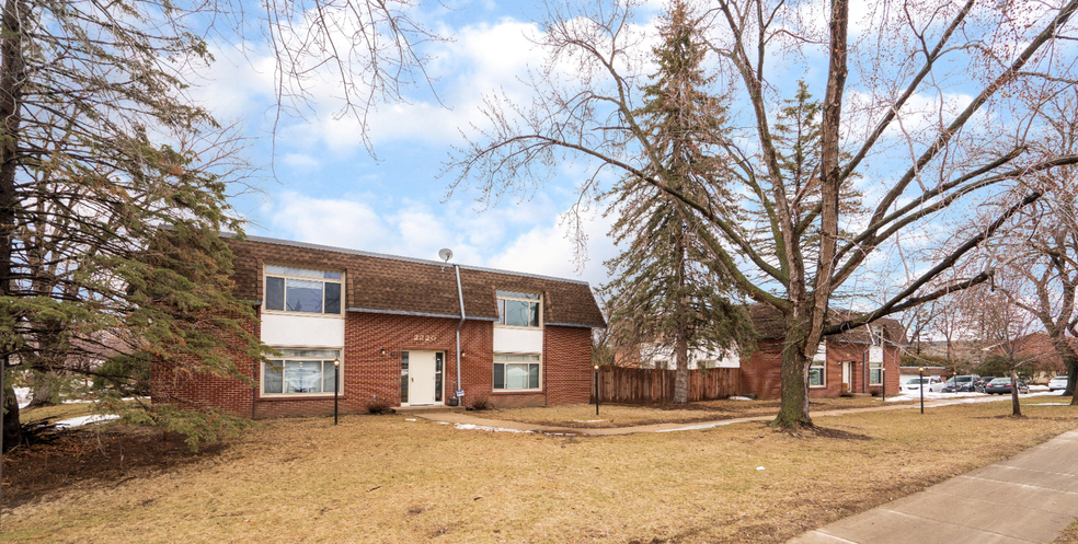 2220 W 98th St, Bloomington, MN for sale - Building Photo - Image 1 of 1