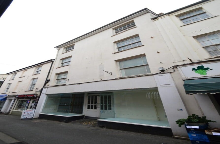 7-8 Mill St, Bideford to rent - Primary Photo - Image 1 of 7