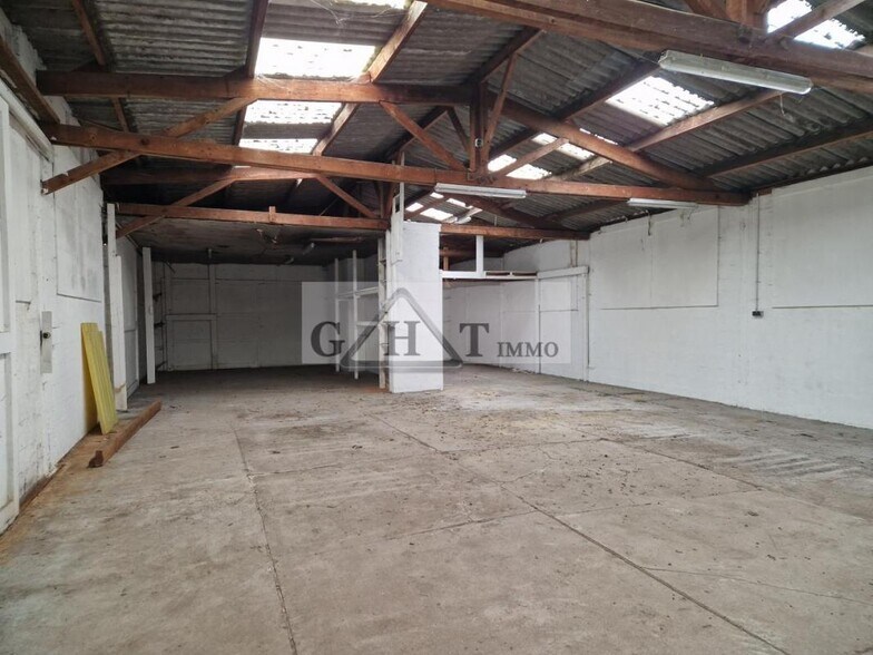 Industrial in Domont for sale - Building Photo - Image 2 of 3