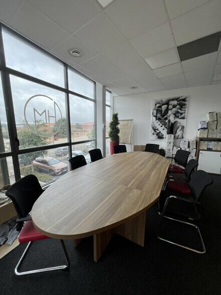 20 Boulevard Déodat De Séverac, Colomiers to rent - Interior Photo - Image 1 of 6
