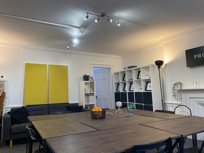 6 Hill St, Edinburgh to rent - Building Photo - Image 3 of 5