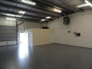 Montrose Rd, Chelmsford to rent Interior Photo- Image 2 of 2