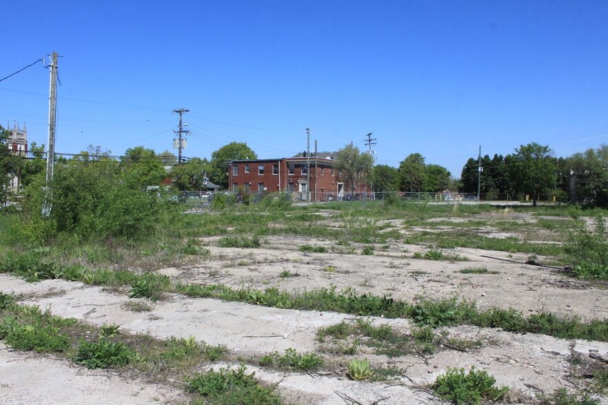 3048 W Broadway, Louisville, KY for rent - Building Photo - Image 1 of 1