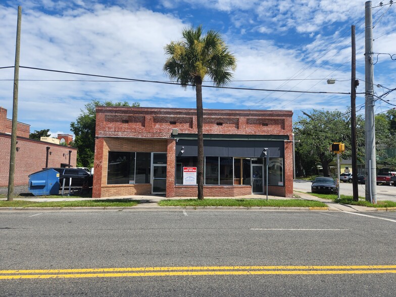 1209-1211 Gloucester St, Brunswick, GA for rent - Building Photo - Image 1 of 10