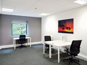 Crab Apple Way, Evesham to rent Interior Photo- Image 2 of 9