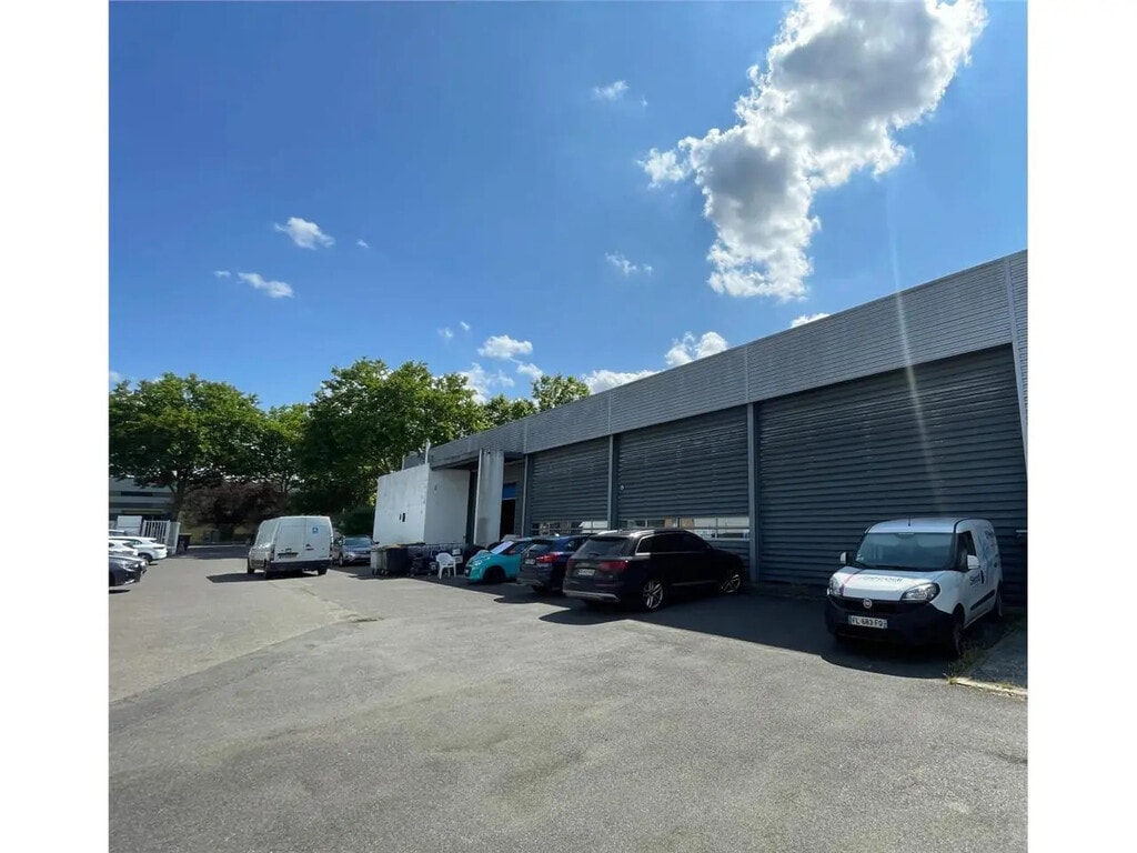 Location Local d'activités 403 m² - Photo 1