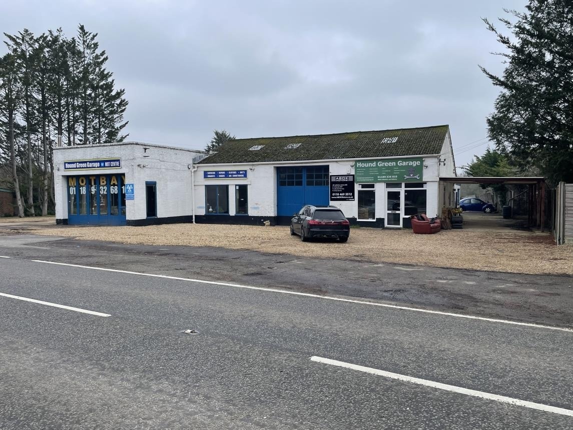 Reading Rd, Hook to rent Primary Photo- Image 1 of 5