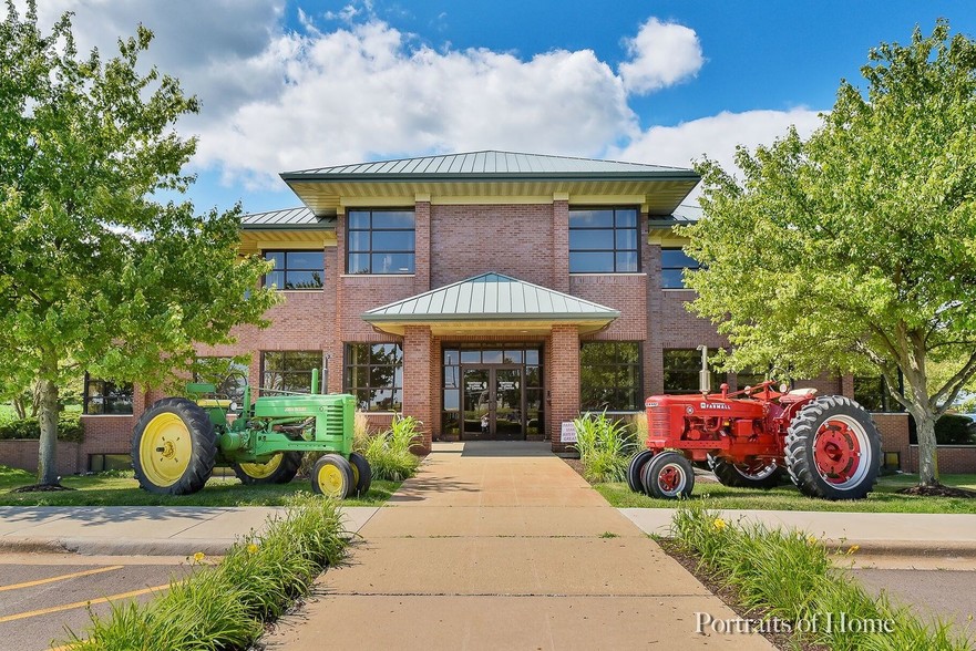 1100 S County Line Rd, Maple Park, IL for sale - Building Photo - Image 1 of 1