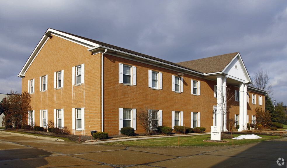 30640 Bainbridge Rd, Solon, OH for sale - Primary Photo - Image 1 of 1