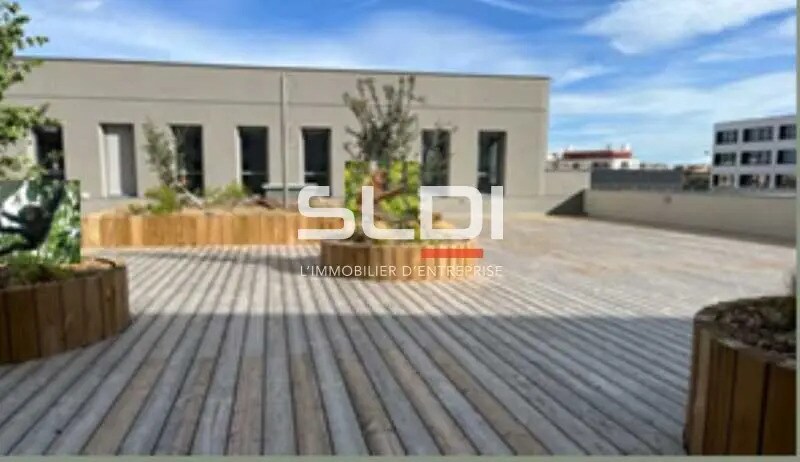 Office in Villeurbanne to rent Building Photo- Image 1 of 7