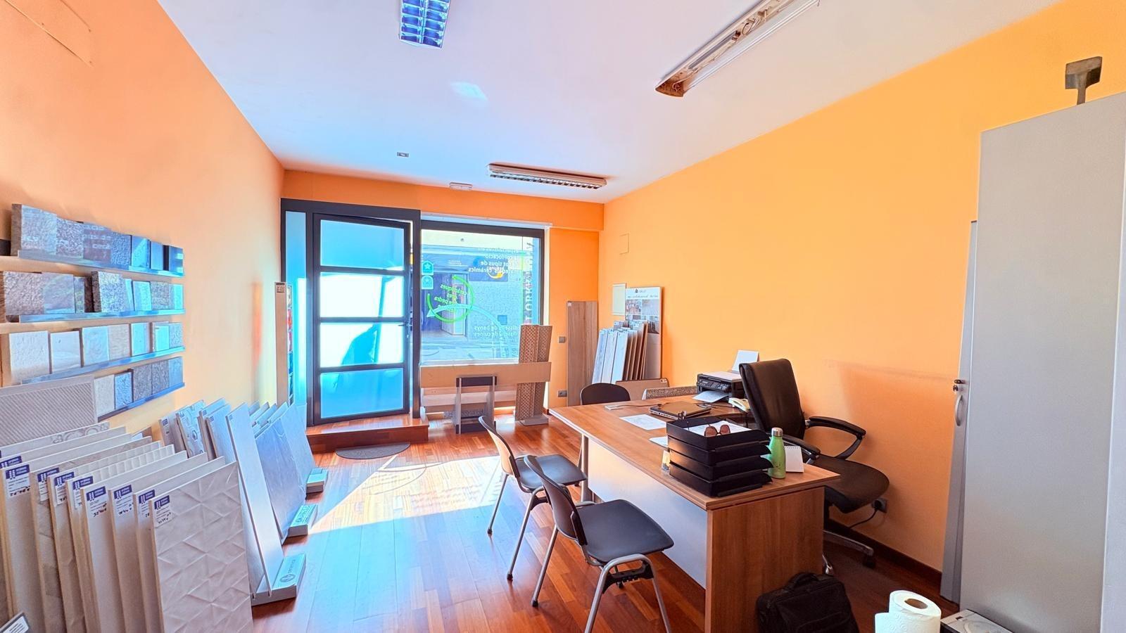 Retail in Castellar del Vallès, Barcelona to rent Primary Photo- Image 1 of 4