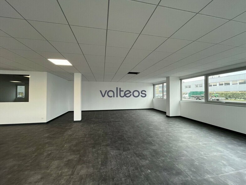 7 Avenue Didier Daurat, Blagnac to rent - Interior Photo - Image 3 of 8