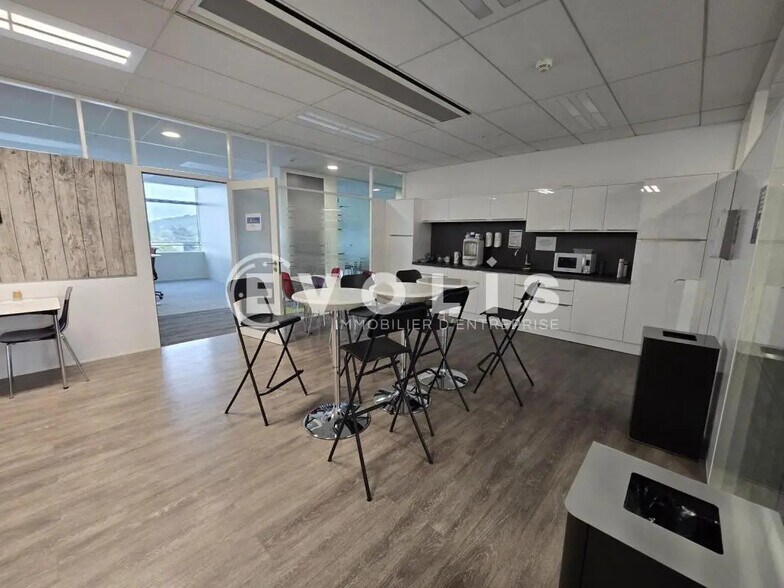 Office in Massy to rent - Building Photo - Image 3 of 10