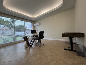 5009 N Central Ave, Tampa, FL for rent Building Photo- Image 1 of 3